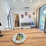 L&r - Casa Ditto - Finemente Ristrutturato Con Aria Condizionata, Balcone E Parcheggio A Poca Distanza Apartmán *