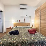 L&r - Casa Ditto - Finemente Ristrutturato Con Aria Condizionata, Balcone E Parcheggio A Poca Distanza Apartman *
