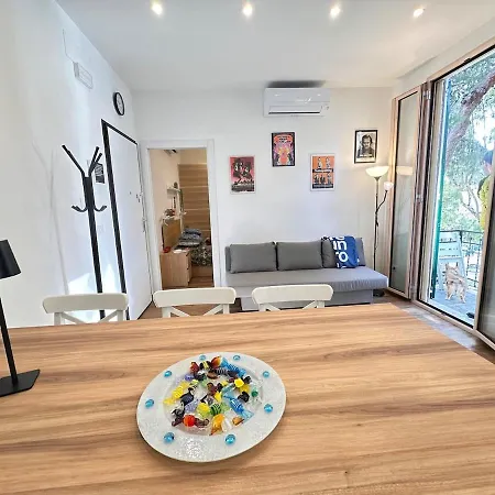 L&r - Casa Ditto - Finemente Ristrutturato Con Aria Condizionata, Balcone E Parcheggio A Poca Distanza Апартаменти