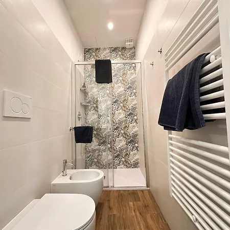 L&r - Casa Ditto - Finemente Ristrutturato Con Aria Condizionata, Balcone E Parcheggio A Poca Distanza *