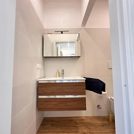 Appartement L&r - Casa Ditto - Finemente Ristrutturato Con Aria Condizionata, Balcone E Parcheggio A Poca Distanza *