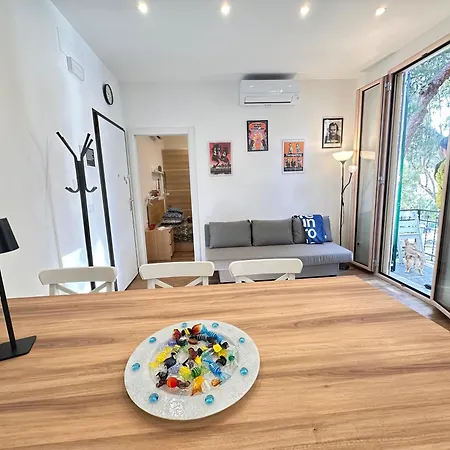 L&r - Casa Ditto - Finemente Ristrutturato Con Aria Condizionata, Balcone E Parcheggio A Poca Distanza Apartment *