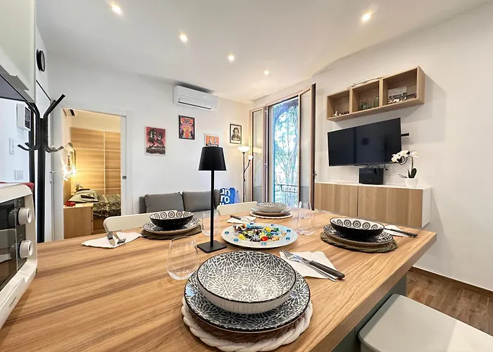 Apartment L&r - Casa Ditto - Finemente Ristrutturato Con Aria Condizionata, Balcone E Parcheggio A Poca Distanza Sanremo