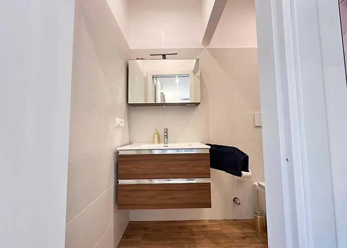 Apartment L&r - Casa Ditto - Finemente Ristrutturato Con Aria Condizionata, Balcone E Parcheggio A Poca Distanza *