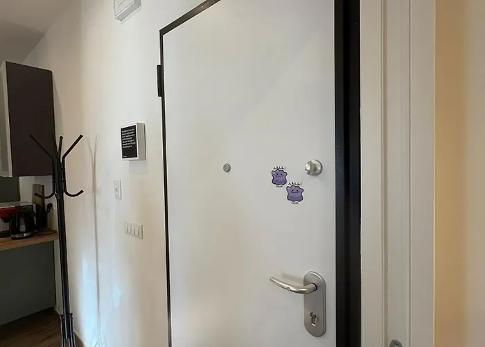 شقة L&r - Casa Ditto - Finemente Ristrutturato Con Aria Condizionata, Balcone E Parcheggio A Poca Distanza *